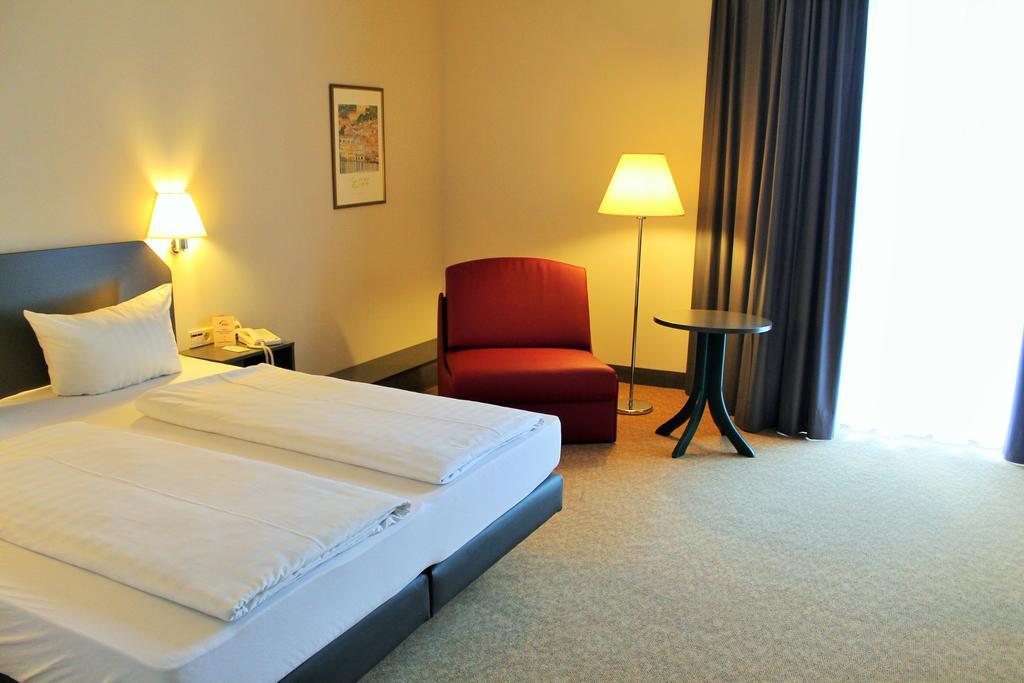 Hotel Woerth Worth an der Isar Екстер'єр фото