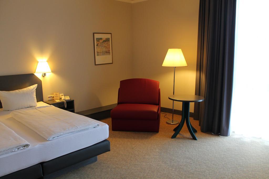 Hotel Woerth Worth an der Isar Екстер'єр фото